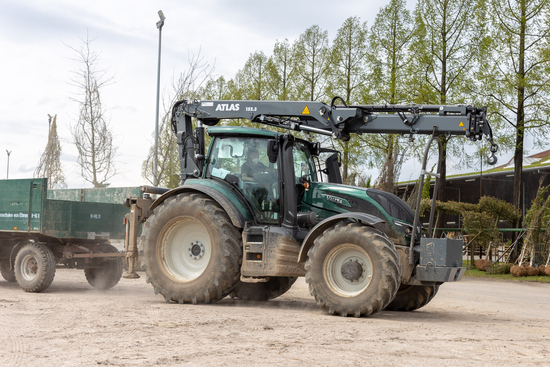 valtra atlas kran abtransport baeume