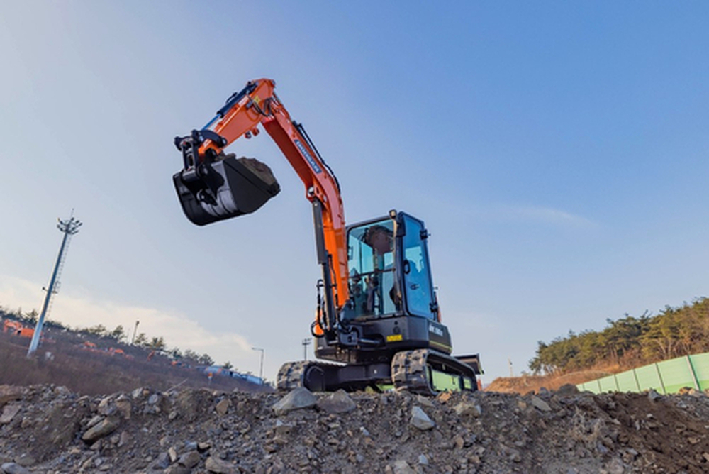 kompaktbagger doosan dx55r 7